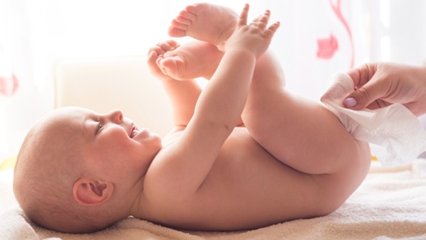 essuyer-bebe-lingettes-humides